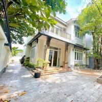 Bán biệt thự sân vườn Thảo Điền 360m2, trệt lầu. HĐT 750tr/năm giá 56 tỷ