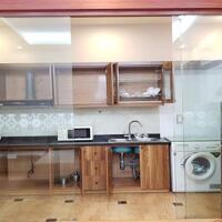 Cho thuê căn hộ dịch vụ tại Đặng Thai Mai, Tây Hồ, 45m2, 1PN, sân vườn, đầy đủ nội thất