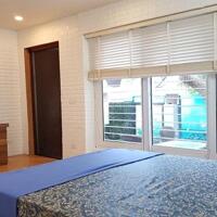 Cho thuê căn hộ dịch vụ tại Đặng Thai Mai, Tây Hồ, 45m2, 1PN, sân vườn, đầy đủ nội thất