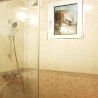 Cho thuê căn hộ dịch vụ tại Đặng Thai Mai, Tây Hồ, 45m2, 1PN, sân vườn, đầy đủ nội thất
