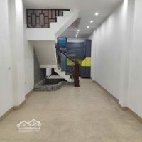 Bán Nhà Phố Việt Hưng Long Biên - 45M2 - 4 Tầng -Mặt Tiền4M - 5,9 Tỷ - Phân Lô - Ôtô Đỗ Cổng.