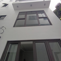 Bán Nhà Cổ Linh -Diện Tích 31M _ 6 Tầng Mới Đẹp Về Ở Luôn. Cách Mặt Đường Cổ Linh Chỉ Gần 100M.