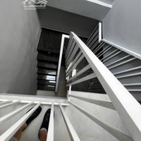 Nhà Nguyên Căn Ngô Tất Tốhẽm Xe Hơi3,5X17M Trệt 1 Lầu 2 Phòng Ngủ 2 Vệ Sinh- 16 Triệucó Thương Lượng- 0339668168 Xem Nhà Ngay
