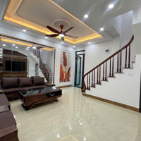 Nhà Đẹp Tt Cầu Giấy_8.5 Tỷ_ Cách Ô Tô 10M_Sát Hồ_Ba Gác Tránh_34M2_6T