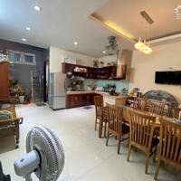 Bán gấp nhà 2.5 tầng đường 5.5m Lê Anh Xuân. Diện tích 106m2 ngang 5m. Giá 7.5 tỷ