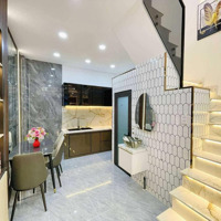Cần Vốn Kinh Doanh Chú 4 Cần Bán Nhà Tô Hiến Thành, Quận.giá 3Tỉ950/10 75M2 (5*15M). Sổ Hồng Riêng.