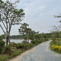 Bán Lô Áp Góc Đối Diện Sân Bóng Nam Hồng Từ Sơn, View Mát Mẻ Gần Tttm, Sổ Cầm Tay, Liên Hệ: 0326569236