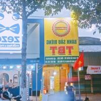 Cho thuê mặt bằng kinh doanh 4m nhà mặt tiền 8tr kv trung tâm ngã 4 Quốc Lộ 1A. Gần Thế giới di động, FPT Shop, Trà sữa ZEZE,... Đối diện bến xe. Đông đúc. Thành phố Vĩnh Long Chính chủ Linh ️ 0898491702