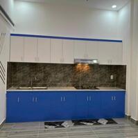 BÁN NHÀ MỚI CÓ SÂN ĐẬU Ô TÔ SAU ĐỀN THỜ PHẠM HÙNG, LONG PHƯỚC (GIÁP P4 TPVL)