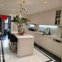 Mặt Phố Trung Tâm Hai Bà Trưng - 100M2 - 8 Tầng Thang Máy- Mặt Tiền 5M - Full Nội Thất Nhập Khẩu