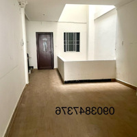 Cho Thuê Nhà Mặt Tiền Trần Đình Xu, Quận 1 Đối Diện Trường Học, Có Chỗ Đậu Xe Ô Tô.