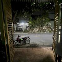 Cho Thuê nhà gần chợ 26, Khu Quân Đoàn 4, đường lớn, chỉ 5,5tr
