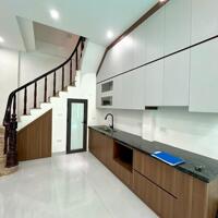 Bán nhà Xuân La 48m2 nhà đẹp thoáng ngõ đẹp oto đỗ cửa nhà tầng 2.19 tỷ