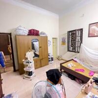 Cần bán siêu phẩm phân lô Hoàng Quốc Việt 64m2, 4t, mt rộng, ô tô vào nhà