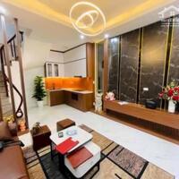 Nhà Đẹp Gần Đường Lĩnh Nam, Hoàng Mai 30m, 5 tầng, mt 4.6m, giá 5.8 tỷ.