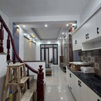 Nhà Đẹp Gần Đường Ô Tô, Vĩnh Hưng, Hoàng Mai 30m, 5 tầng, mt 3.5m, giá 6.5 tỷ.