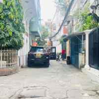 Cần Bán Gấp Nhàhẽm Xe Hơicách Mạng Tháng 8-P.12-Q.10- Trung Tâm Q.10 Tp.hcm. Liên Hệ: 0903070684