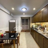 Bán Nhà Lô Góc 3 Thoáng, Ô Tô Đỗ Cửa, Cách Chợ Vài Bước Chân, Giá Chỉ Hơn 7 Tỷ