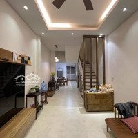 Bán Nhà Lô Góc 3 Thoáng, Ô Tô Đỗ Cửa, Cách Chợ Vài Bước Chân, Giá Chỉ Hơn 7 Tỷ