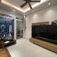 Bán Nhà Lô Góc 3 Thoáng, Ô Tô Đỗ Cửa, Cách Chợ Vài Bước Chân, Giá Chỉ Hơn 7 Tỷ