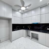 Bán nhà Thịnh Hào mặt ngõ thông gần phố nhà đẹp lô góc 2 thoáng ,nội thất xịn 35m giá 7.6 tỷ .