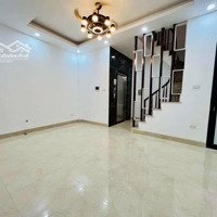 Đường Láng, Lô Góc, Oto Vào Nhà, 6 Tầng Tm, Ở Sướng. 45M2,Mặt Tiền6M. Chỉ 13.9 Tỷ!