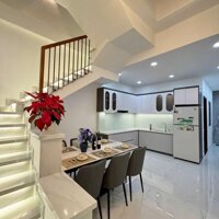CHỈ NHỈNH 6 TỶ- NHÀ 2 TẦNG 73M2, XE HƠI NGỦ TRONG NHÀ-TRUNG TÂM QUẬN12-GẦN METRO.