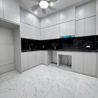 Bán nhà Nguyễn Lương Bằng trước nhà thoáng dân xây nhà đẹp ở luôn 2 thoáng 31m giá 6.8  tỷ ( có TL ).