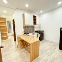 Căn Hộ Full Nội Thất Tách Bếp Máy Giặt Riêng Cửa Sổ Trời Rộng 40M2 Ngay Lê Văn Duyệt Giáp Q1