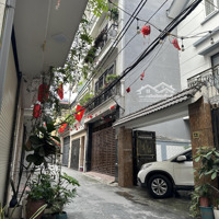 Hiếm-Phân Lô- Phố Vip Nguyễn Sơn Diện Tích: 
35M2 -5 Tầng -Dân Xây-Cách Bãi Gửi Ô Tô 10M- Nhỉnh 8 Tỷ