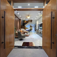 Kẹt Tiền Cần Bán Nhà Gấp Trong Chợ Bình Chánh,5X20M, Đang Cho Thuê Nguyên Căn 18 Triệu/Th. Giá Bán 935 Triệu