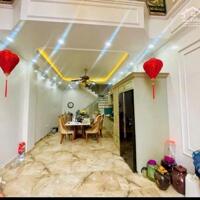 Cho thuê nhà Văn Cao, DT: 45m2, 3 phòng ngủ full đồ.