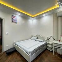 Cho thuê nhà Văn Cao, DT: 45m2, 3 phòng ngủ full đồ.