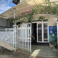 Nhà Nguyên Căn 3 Phòng Ngủ Gần Nhà Thờ Bạch Đằng, 8 Triệu/Th, Đường Rộng, Bằng Phẳng Dễ Đi.