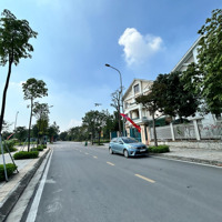 Bán Biệt Thự Khu Đô Thị Đặng Xá-Gia Lâm, 225M2,4 Tầng 2 Mặt Tiền View Vườn Hoa