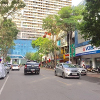 Hiếm.. 1112M2 Đất Mặt Phố Vũ Tông Phan. Mặt Tiền 12M. Lô Góc. Vỉa Hè. Giá Bán 200 Tỷ