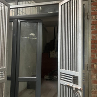 Cho Thuê Nhà Riêng Chính Chủ Tại 82 Ngõ 447/74 Lạc Long Quân