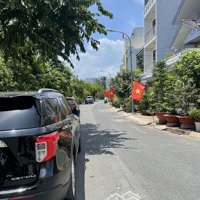 Bán Gấp Căn Hộ Dịch Vụ Góc Hai Mặt Tiền Đường Đường Số 133 P. Tăng Nhơn Phú A 206.6M2