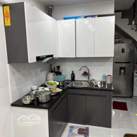 Đức Giang - Ô Tô Đỗ Cổng- - Nhà Full Nội Thất - 30M2 - 4,X Tỷ Liên Hệ: 0961206995