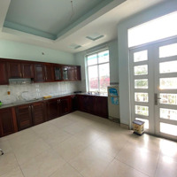 Cho Thuê Nhà Tại Kdc Cát Lái Q2 Đường 12-24M, Xe Đậu Thoải Mái 5X20 Gần Cổng C, 1 Trệt 2 Lầu 12 Triệu