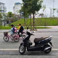 Nhà 4 Tầng 2 Phòng Ngủ + 1 Phòng Nhỏ , 30M Tại Ngõ 562 Ngọc Thuỵ . Đủ Nội Thất Mới Đẹp Trong Đê