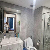 Cc Bán Masteri Tòa D: 1 Phòng Ngủ+ 46.5M2, 3.2 Tỷ, Full Đồ Đầu Tư 250 Triệu, Sẵn Sổ.