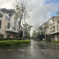 Cho Thuê Căn Gốc Verosa Park Sân Vườndiện Tíchhơn 100M2 Giá Cho Thuê 35 Triệu Full Nội Thất Phù Hợp Cho Gd