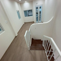Bán Nhà Q4 - Nhà Mới - Sổ Hồng Riêng - 2Pn 2 Vệ Sinh- Nở Hậu Tài Lộc ( Không Đăng Ảo )
