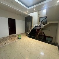 Bán Tòa Nhà Mặt Tiền Nguyễn Tri Phương, Quận 5.Diện Tích: 5,5 X18M. 6 Lầu. Thang Máy. Hđt : 120 Triệu/Th