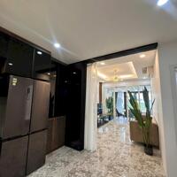 Cần bán nhanh căn hộ sân vườn sky garden 1, PMH, Q7, DT 100m2, 3PN nhà mới đẹp, giá chỉ 6,7 tỷ