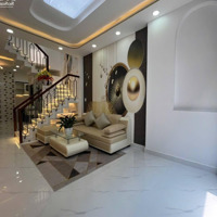 Bán Nhàhẽm Xe Hơisátmặt Tiềnđầm Sen, Chỉ Nhỉnh 5 Tỷ, 52M2, Ô Tô Đậu Cửa, Ngang 4M