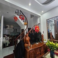 Cần Bán Gấp Căn Nhà Tại Phường Quan Hoa Cầu Giấy, Gần Mặt Phố, Nhà Đẹp Ở Luôn