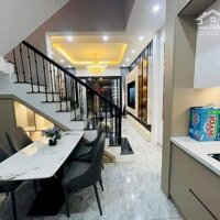 Nhà Đẹp Gần Đường Bùi Xương Trạch, Thanh Xuân 46m, 4 tầng, mt 4m, giá 9.3 tỷ.