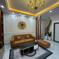 Nhà Lõi - Tư Đình Bát Khối - Ô Tô Đỗ Cửa -Long Biêndiện Tích34M2, 5 Tầng , 7.4Tỷ
